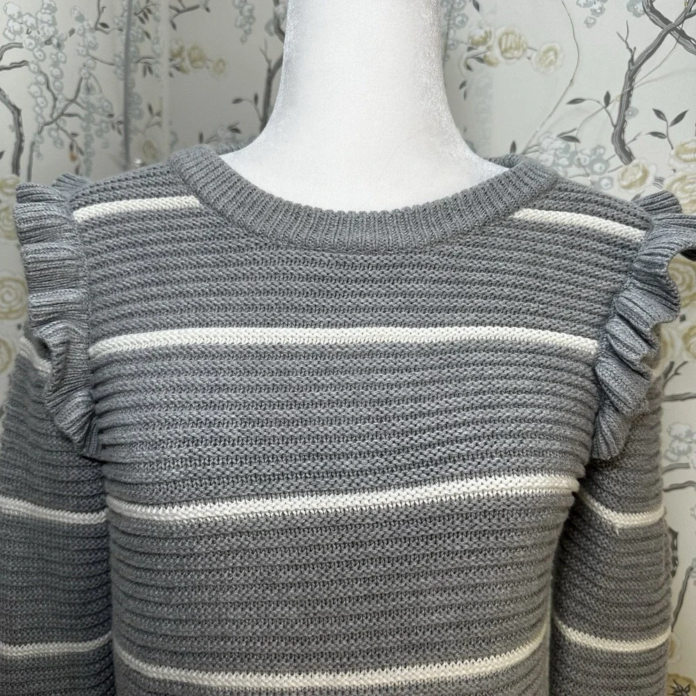 Banana Republic Grey White Striped Ruffle Pullover Sweater‎ MEDIUM
